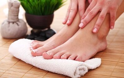 Prevenzione del verificarsi del fungo sulle unghie delle gambe